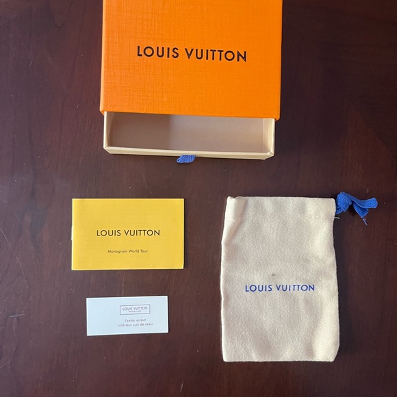 Louis Vuitton Bracelet White and Grey- 17 cm - Picture 2 of 5